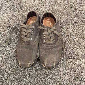 Dark grey Toms lace up shoe